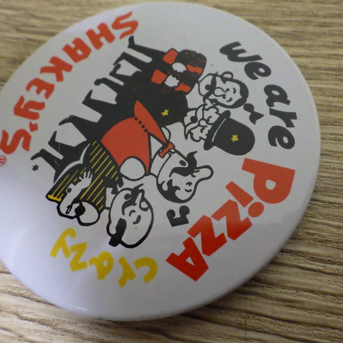 缶バッヂ シェイキーズ Shakey's シェーキーズ 缶バッジ Pizza ピザ