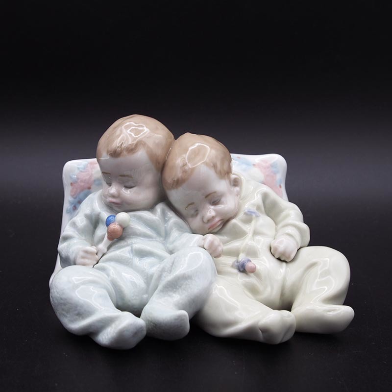 廃盤】 リヤドロ LLADRO No 5772 赤ちゃんの夢 LITTLE DREAMERS