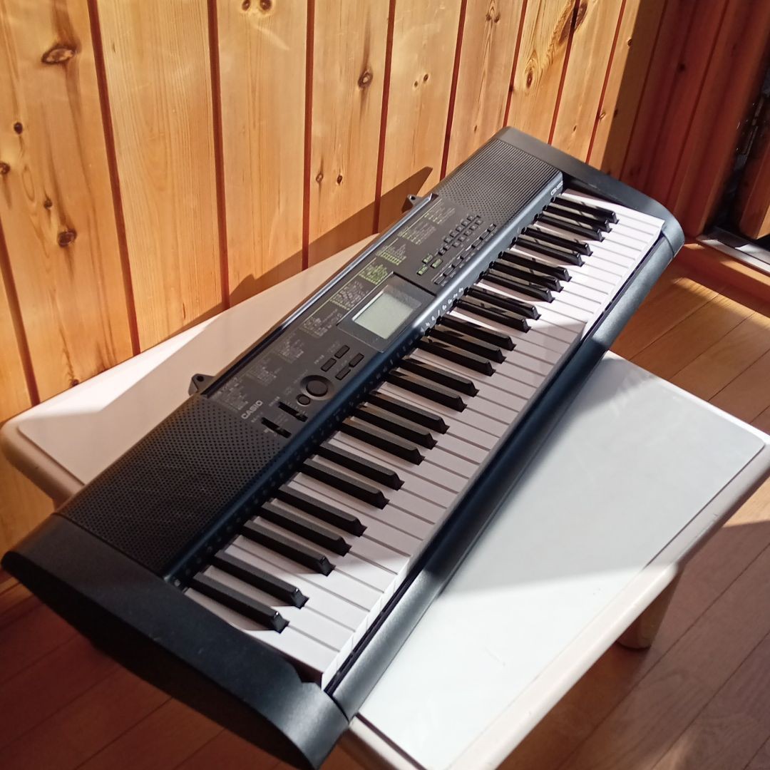 CASIO CTK 1100 61鍵盤 ベーシックキーボード 電子楽器 100曲ソング