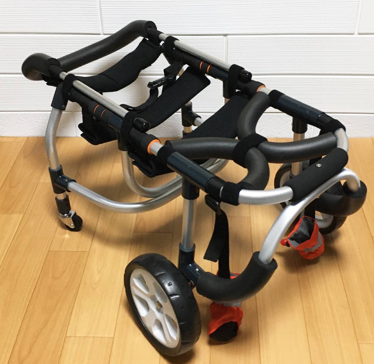 中型犬用車椅子4輪車 あご乗せ付き 中型犬用車椅子4輪車 あご乗せ付き