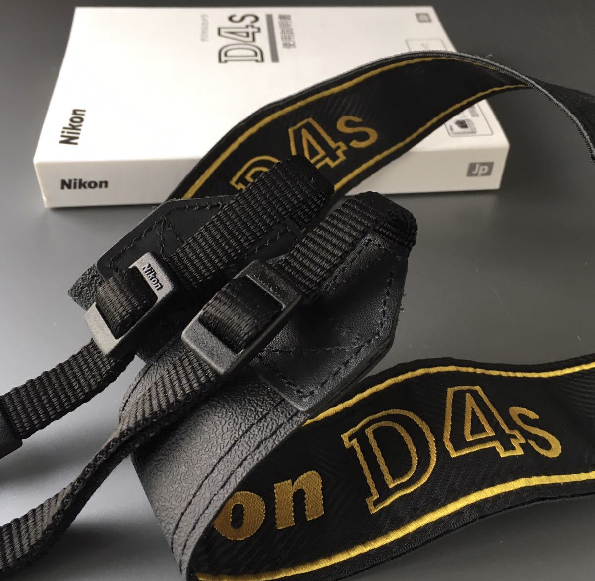 Nikon D4s 純正アクセサリー ［ストラップ AN-DC11（美品）］＆［使用