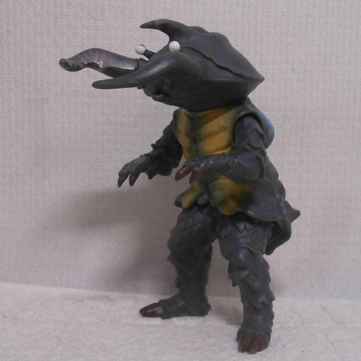 Yahoo!オークション - ウルト怪獣 ソフビ 磁力怪獣 アントラー 201