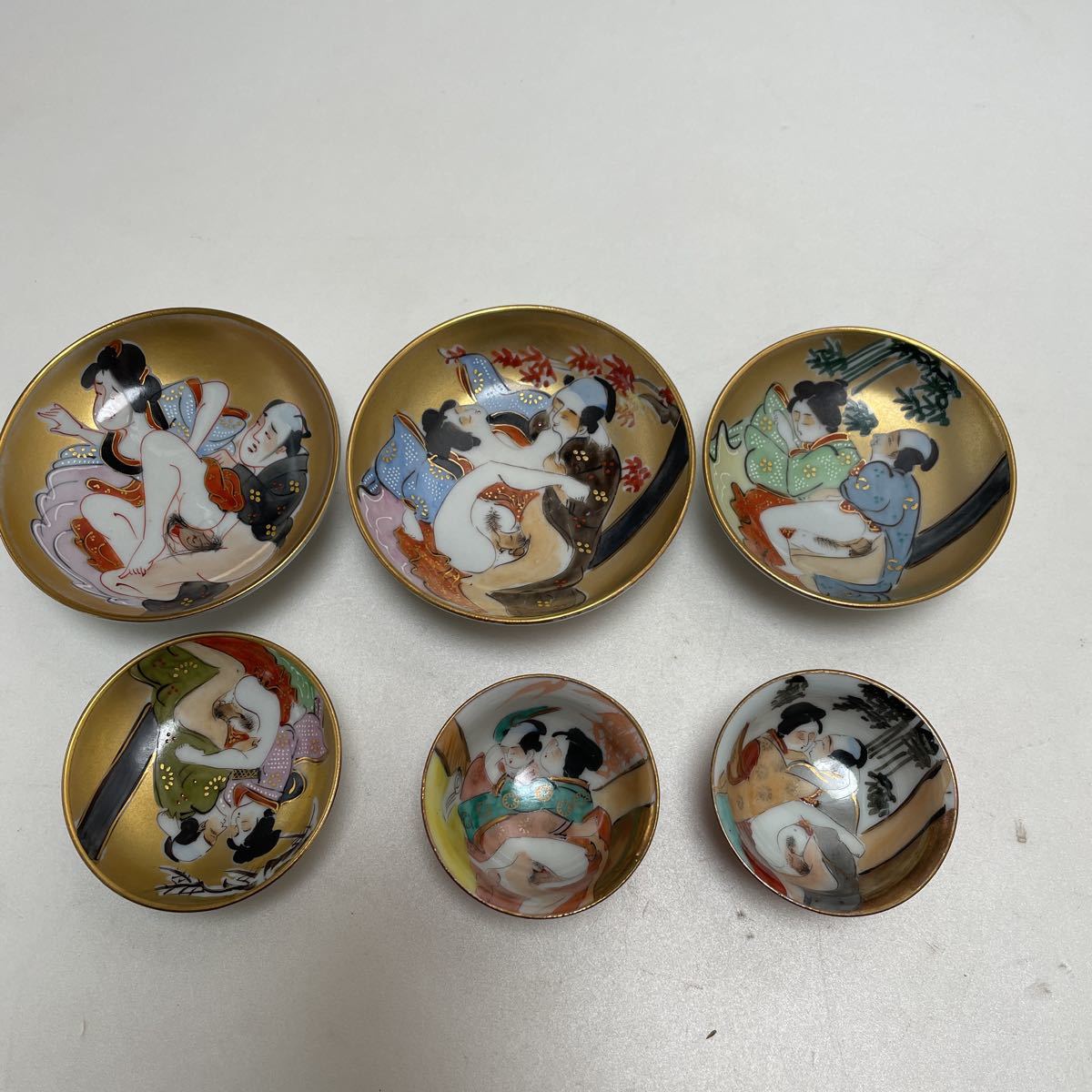 九谷焼 古九谷 色絵金彩 浮世絵 艶絵 春画盃 時代箱 C 7607 【公式通販】