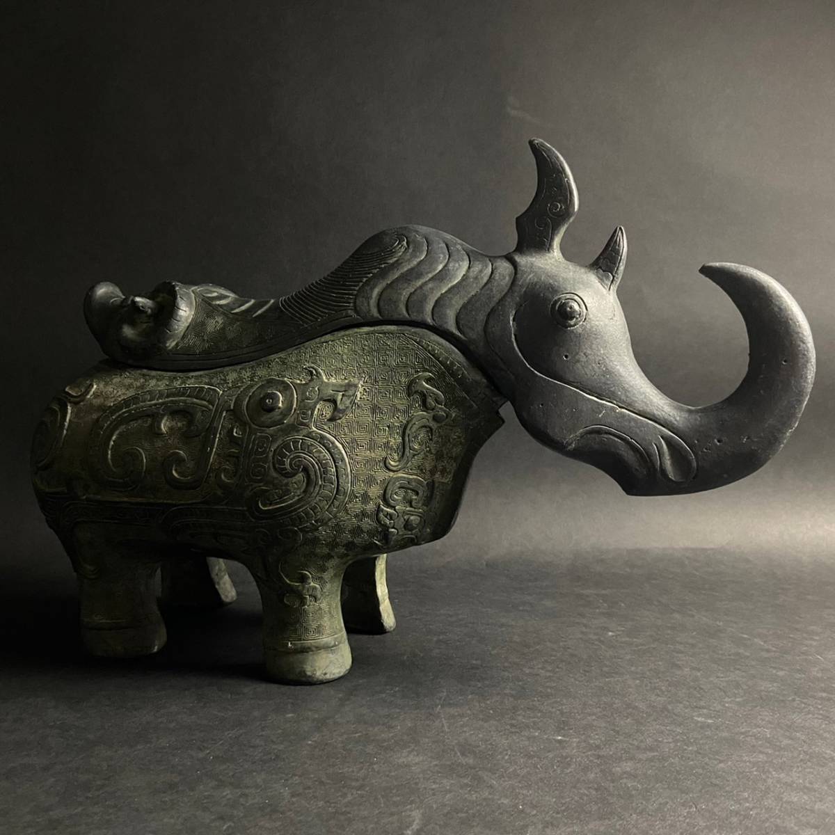 中国古美術・珍品旧藏・青銅製の鳳鳥車・鏨刻・純銅製・高浮彫・置物