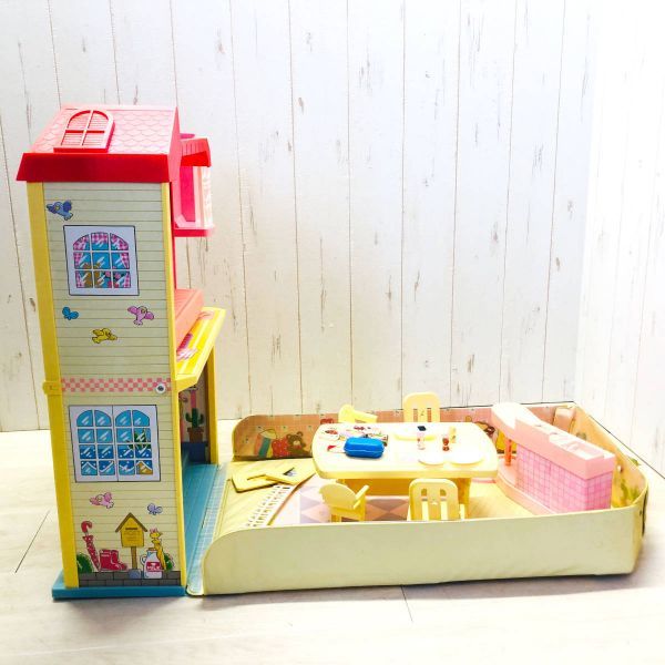 Yahoo!オークション - U01041 リカちゃん ファミリーハウス 家族だんら