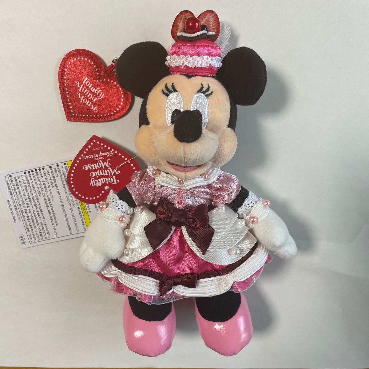 トータリーミニーマウス ぬいぐるみバッジ テーブルイズウェイティング