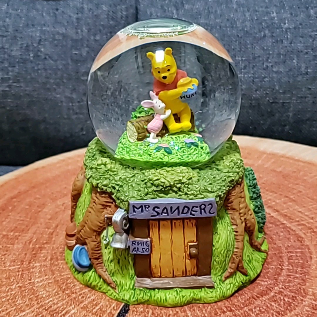 ディズニー くまのプーさん スノードーム オルゴール ウィニーザプー