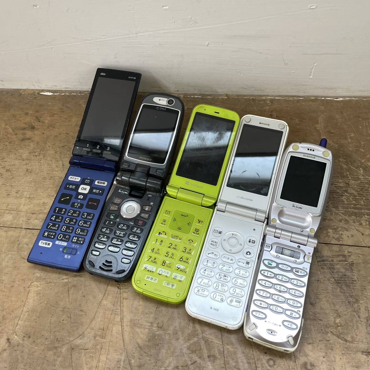 ガラケー 102個まとめて ジャンク 部品とりなどにも ガラケー 102個