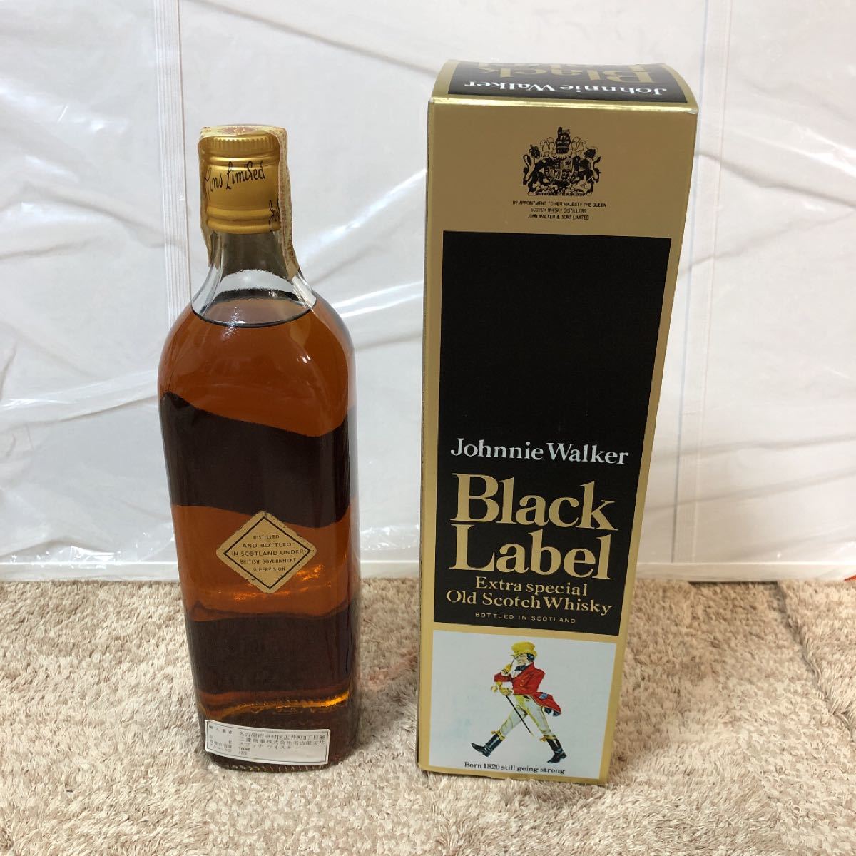 ジョニーウォーカー ブラックラベル 760ml 金キャップ 白紋章 未開栓