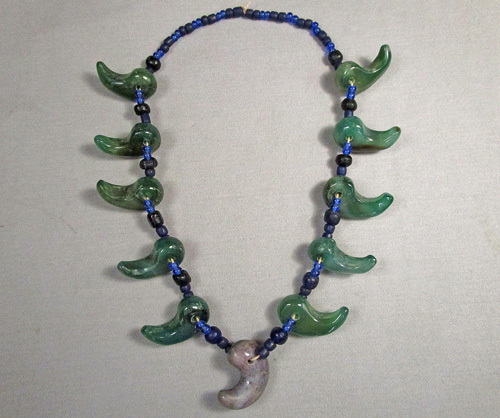 古墳期 希少小型の翡翠勾玉 値下げ不可 古墳期 希少小型の翡翠勾玉