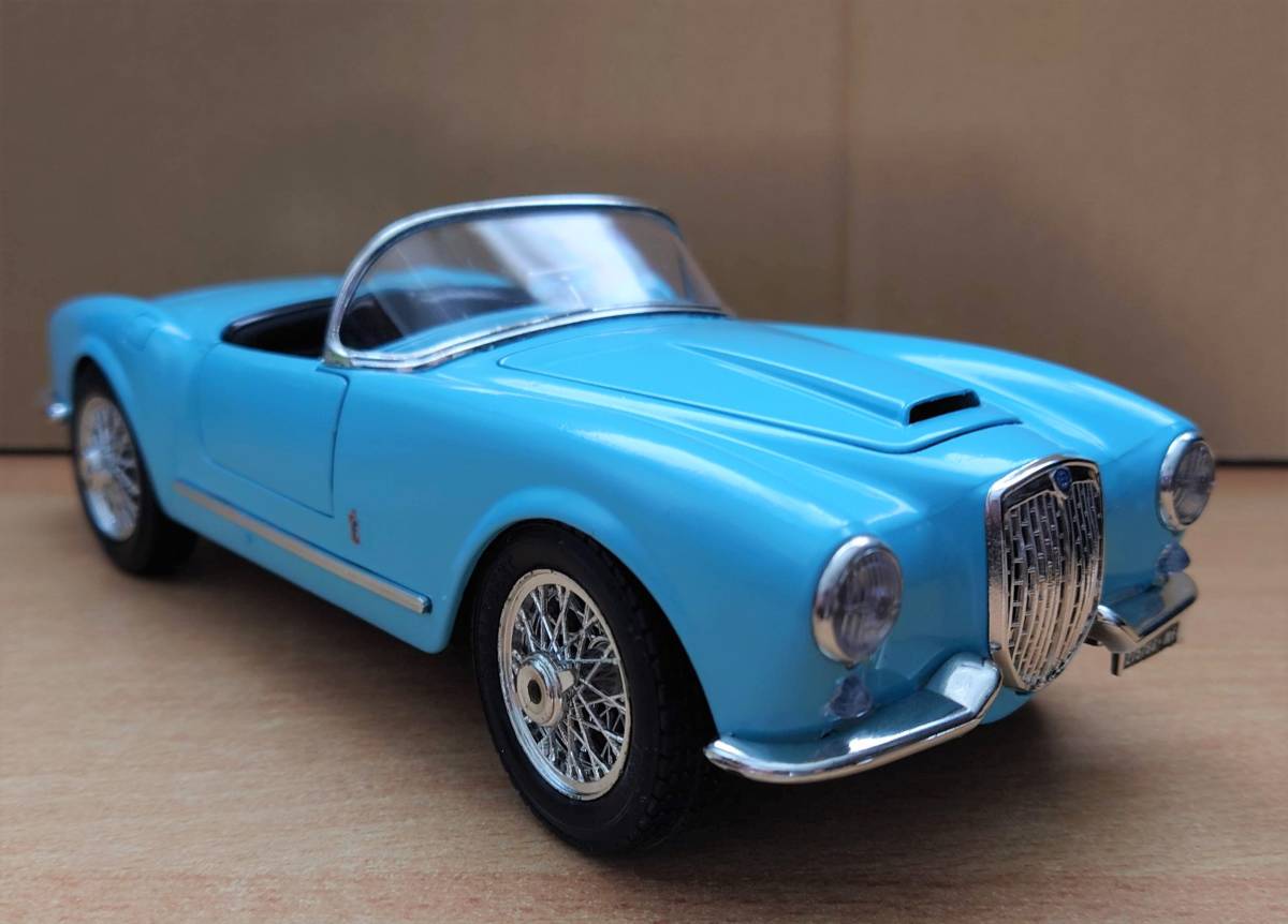 1/18 ランチア アウレリア B24 スパイダー 1955 水色 LANCIA AURELIA