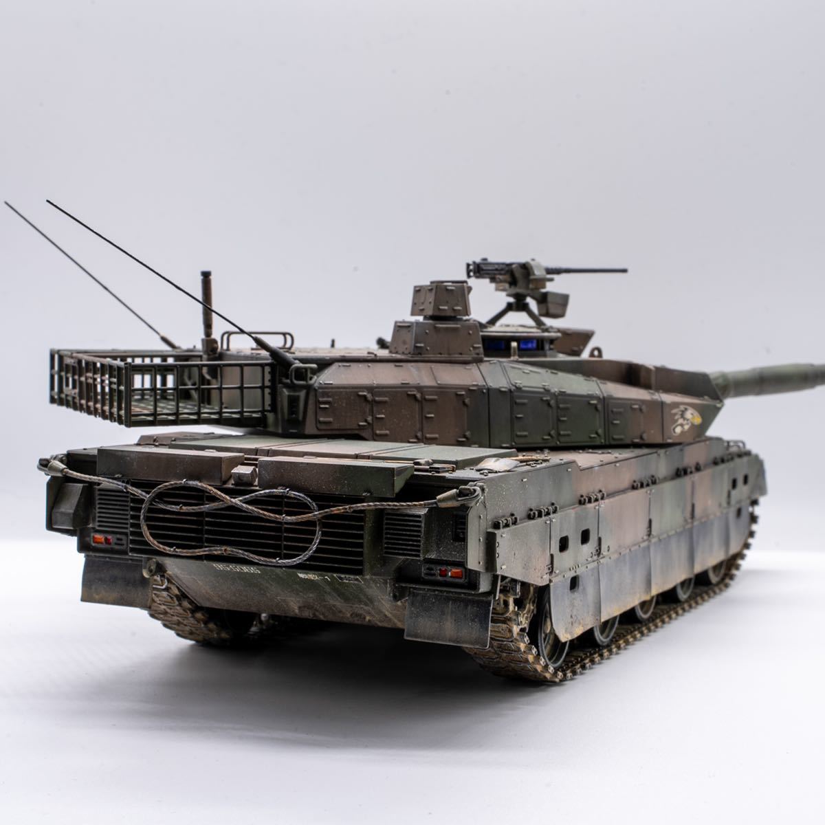 タミヤ 1/35 陸上自衛隊 10式戦車 完成品