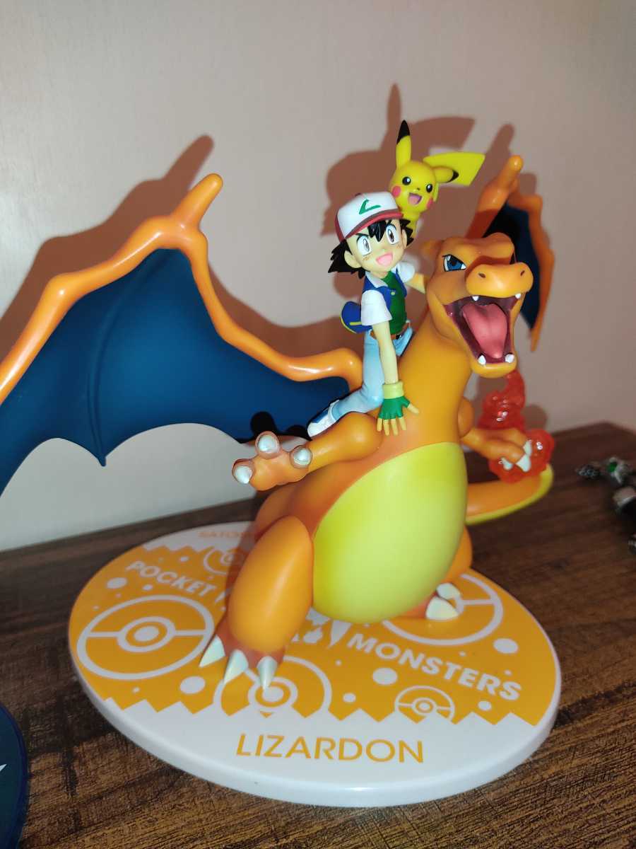 Pokémonポケモン フィギュア サトシと仲間たちvintage colec Pokémon