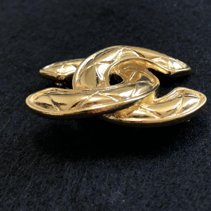 CHANEL ロゴブローチ 1153