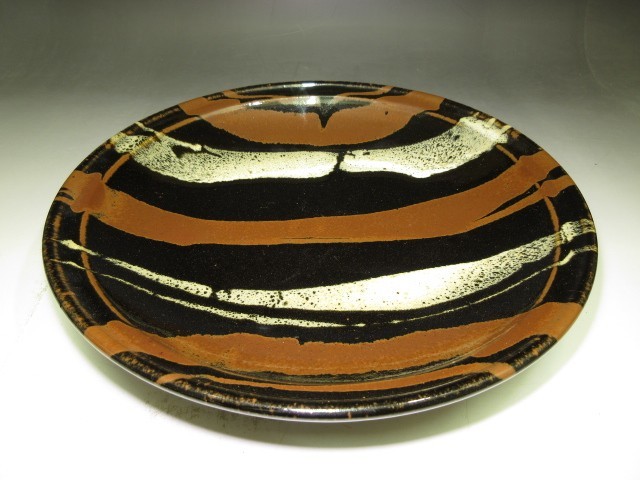 人間国宝 濱田庄司 黒釉錆流描皿／共箱 共布／大皿 飾り皿