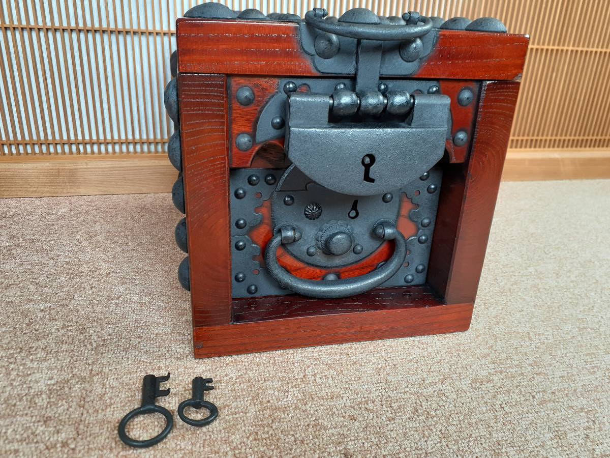 銭箱/船箪笥/ケヤキ/貴重箱/金具/銭函/隠し/鍵/錠前/骨董/古民具/