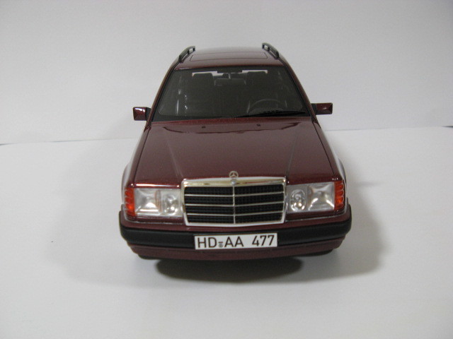 BoS Models メルセデス・ベンツ S124 300TE レッド 1/18