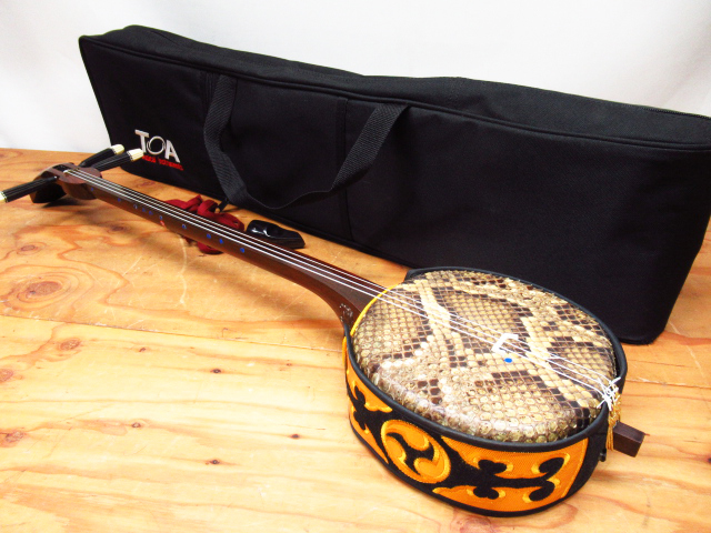 沖縄三線 ニシキヘビ 蛇 本革 1枚張り マカビ型 真壁型 三味線 花梨 収納