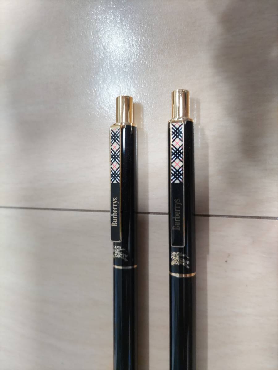 送料込み 未使用)バーバリーBurberrysボールペンシャーペンセット