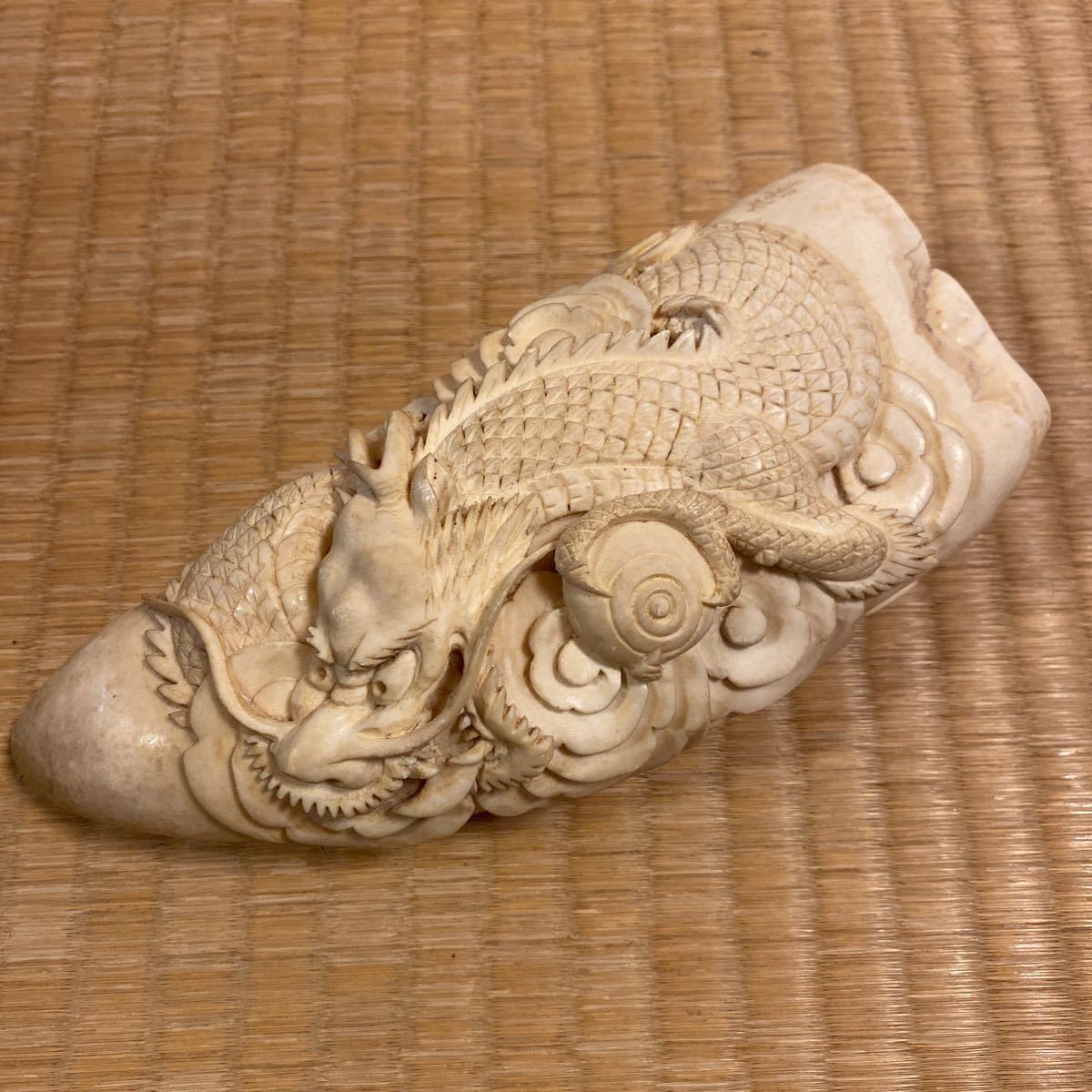 手彫鯨牙工芸品 辰置物 玉峰 希少 鯨歯 手彫鯨