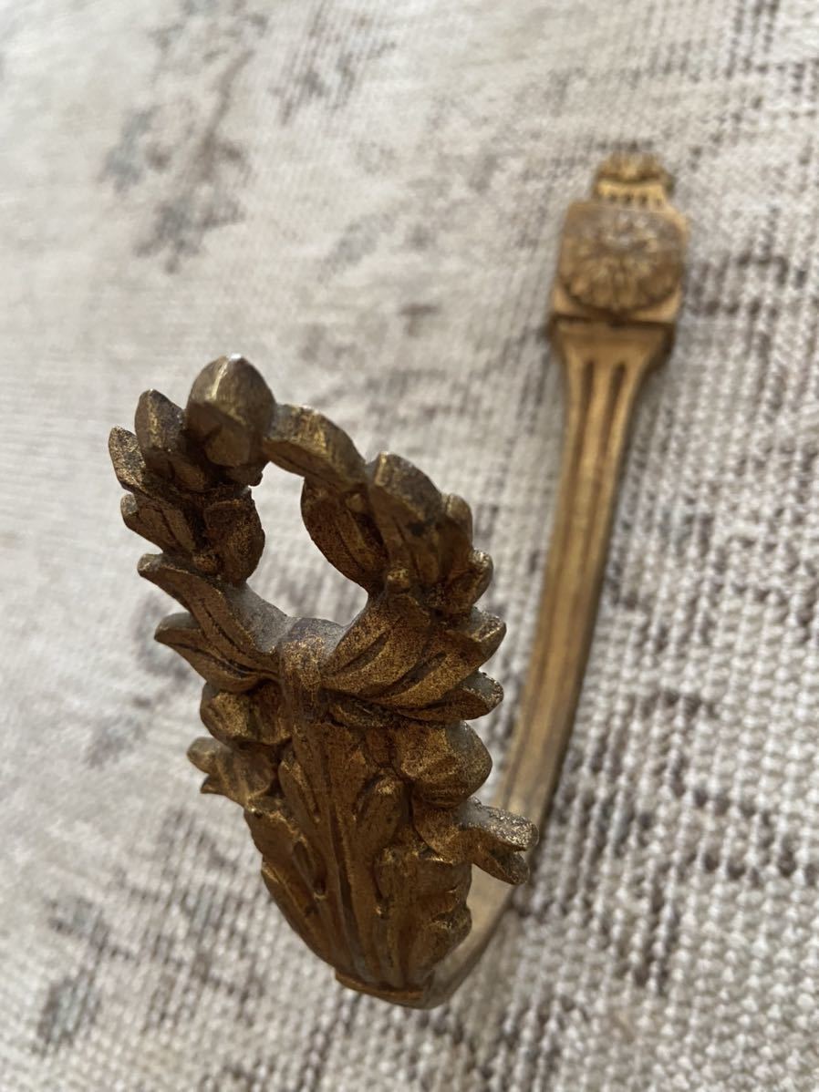 フランスアンティークの真鍮カーテンフック リボン装飾パーツ