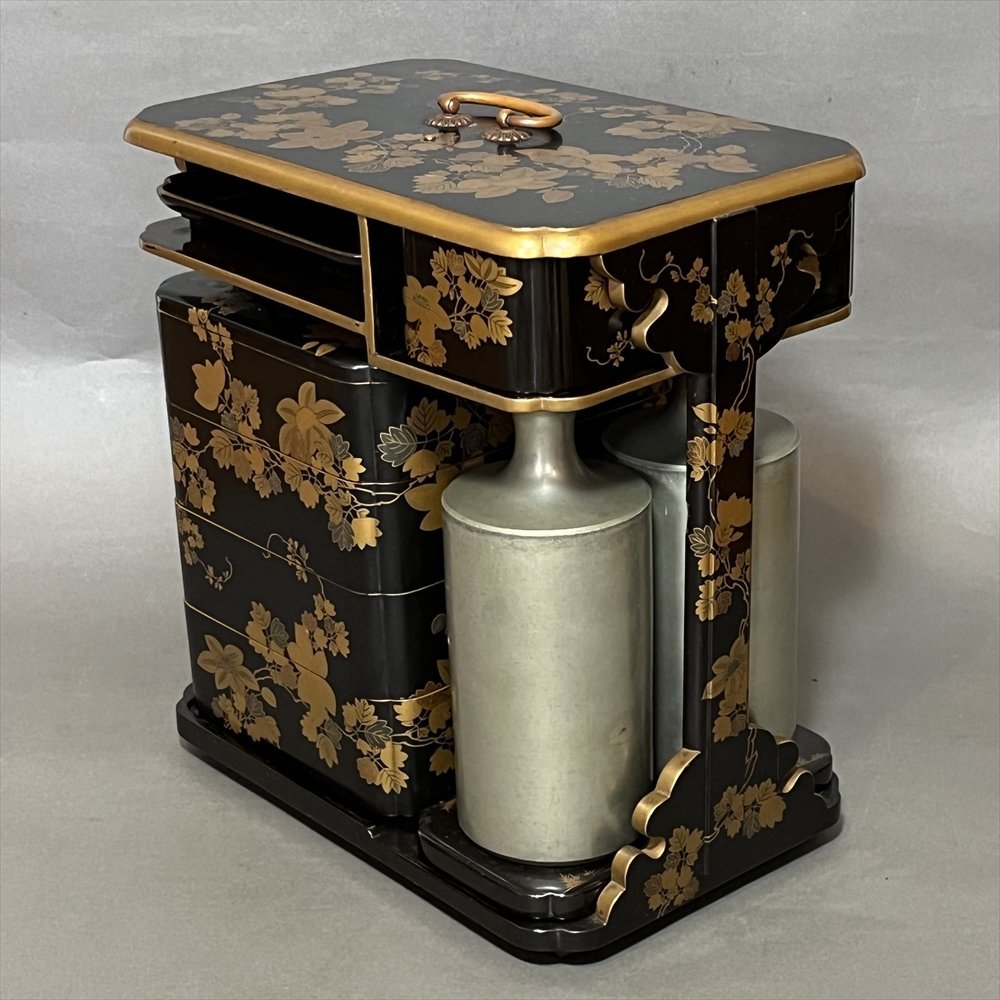 野弁当箱☆蒔絵 漆芸蒔絵提重・漆塗蒔絵弁当箱（古錫製徳利） 唐草花