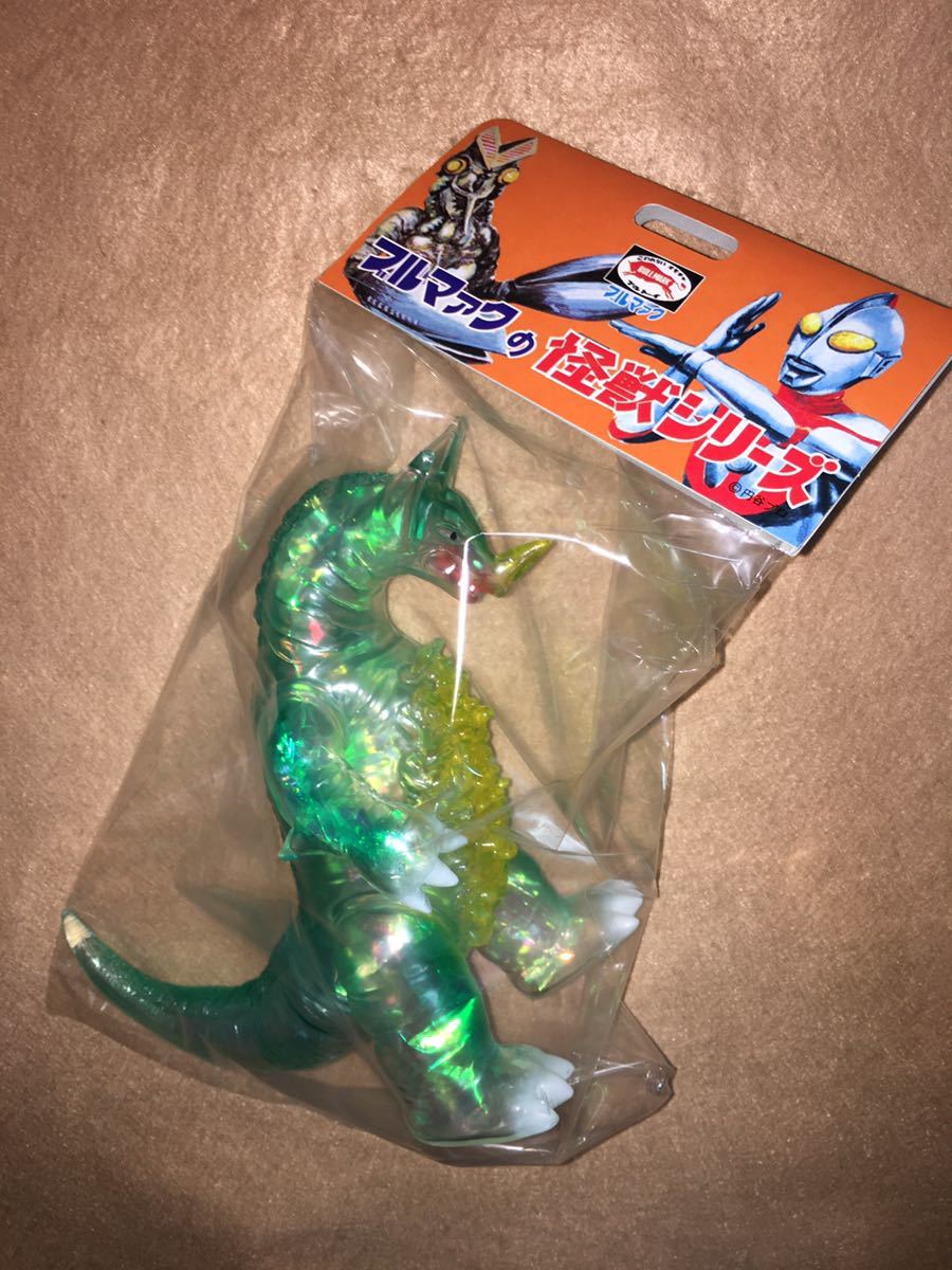 ゴモラブルマァクの怪獣ソフビオーロラカラー