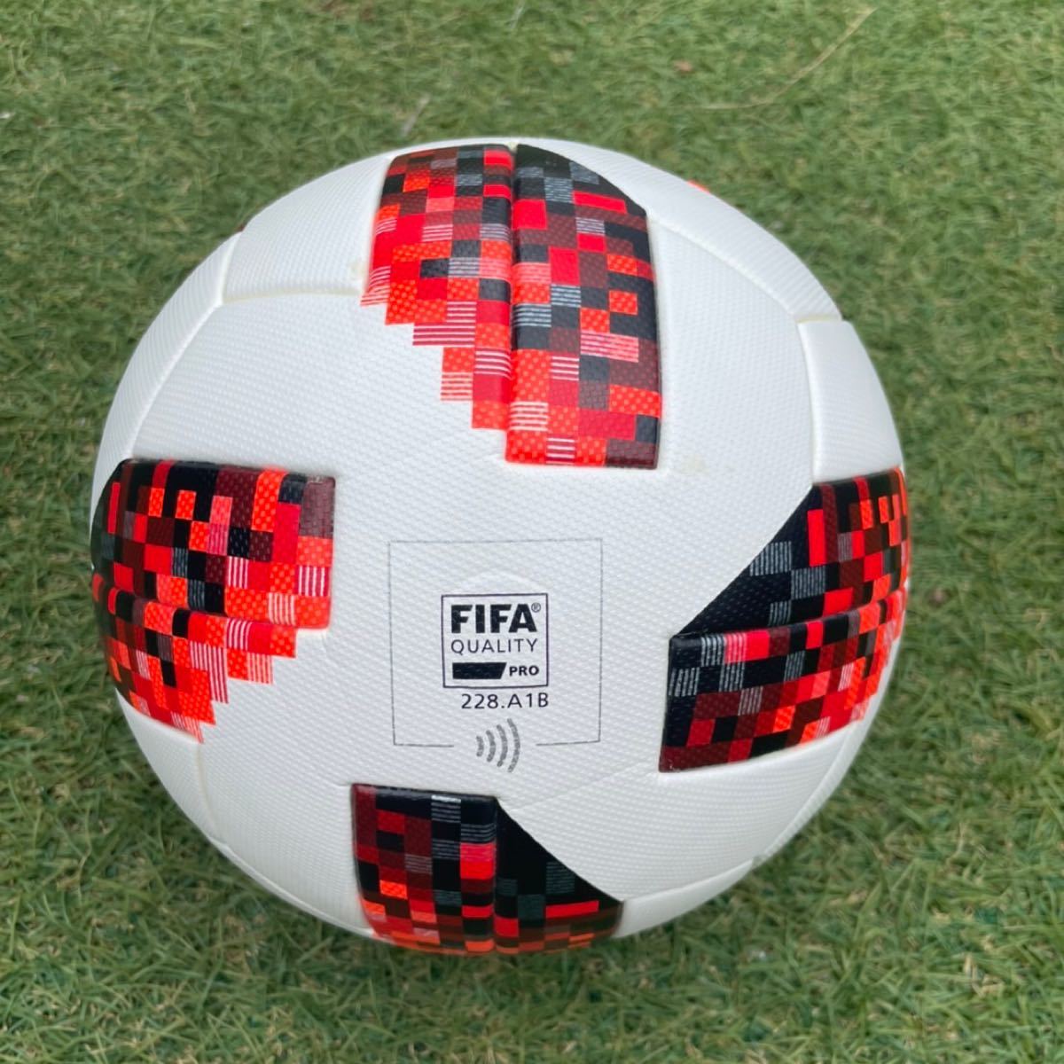 アディダス テルスター 18 ワールドカップ ロシア大会 公式試合球 J