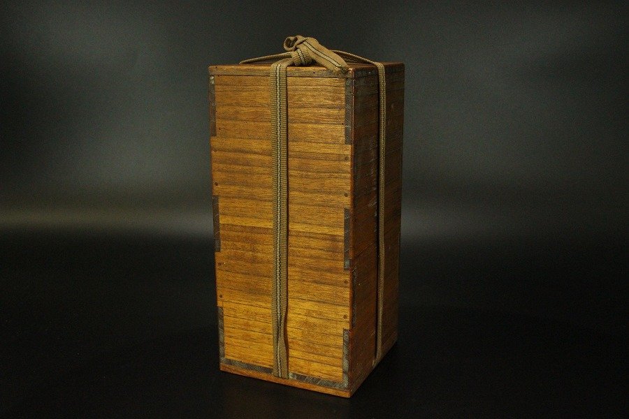 中国美術 釉裏紅 瓶 高19cm 旧家蔵出 中国美術 釉裏紅 瓶 高19cm 旧家蔵出