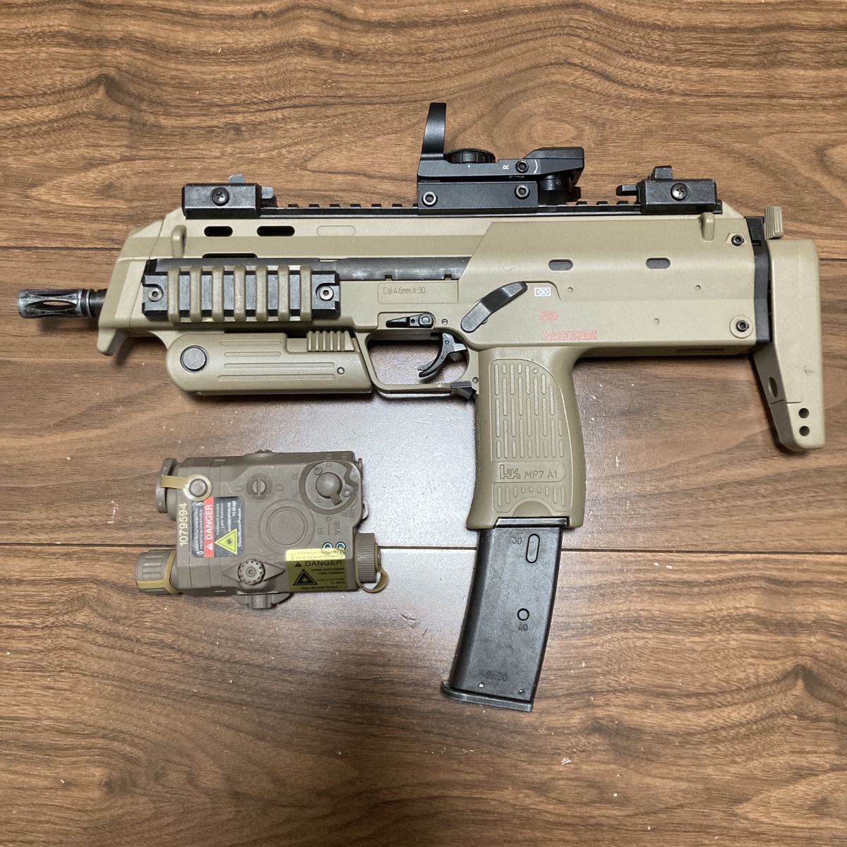 東京マルイ MP7A1 タンカラー ガスブローバック 東京マルイ MP7A1 タン