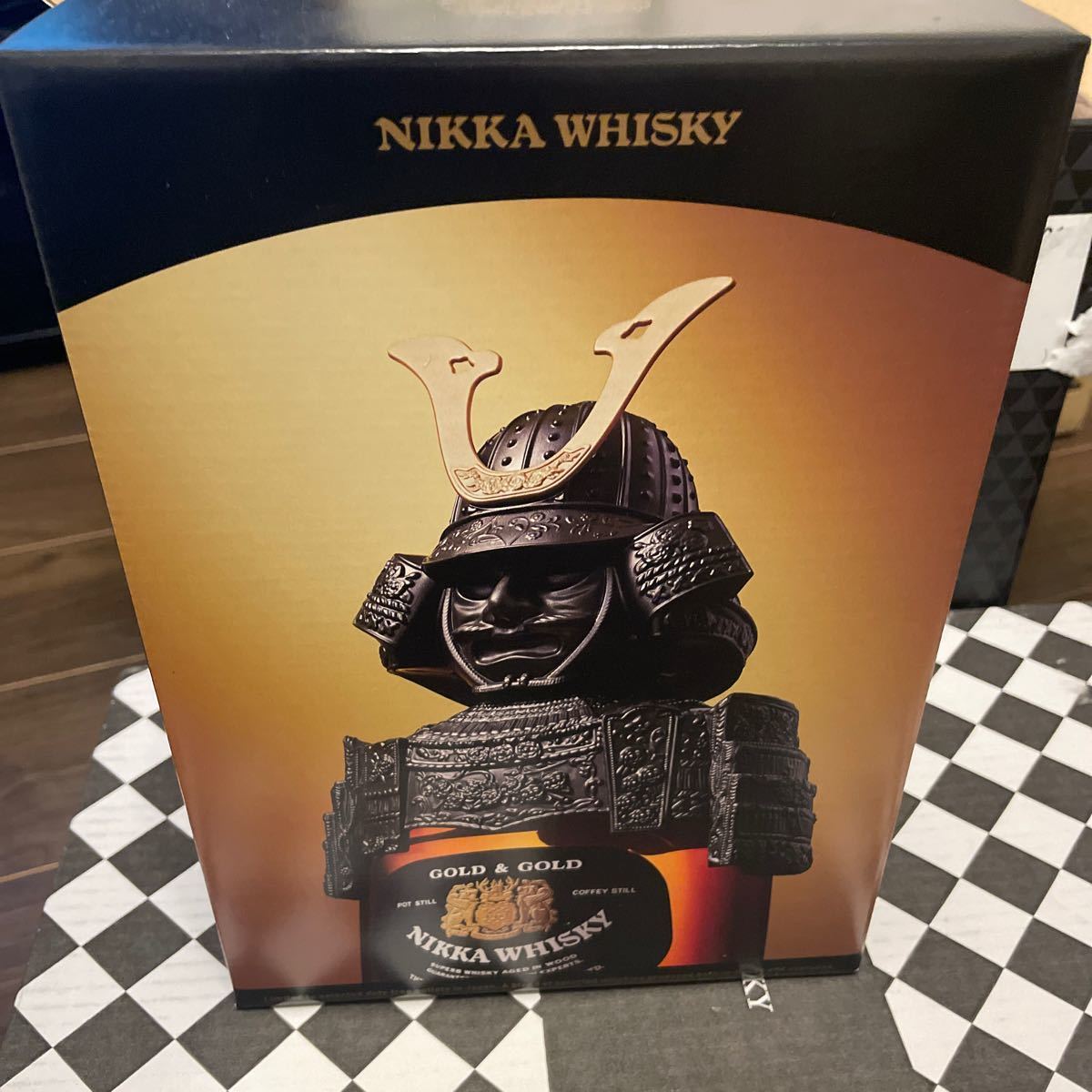 ニッカウイスキー 兜(金属製)免税店限定 【公式通販】