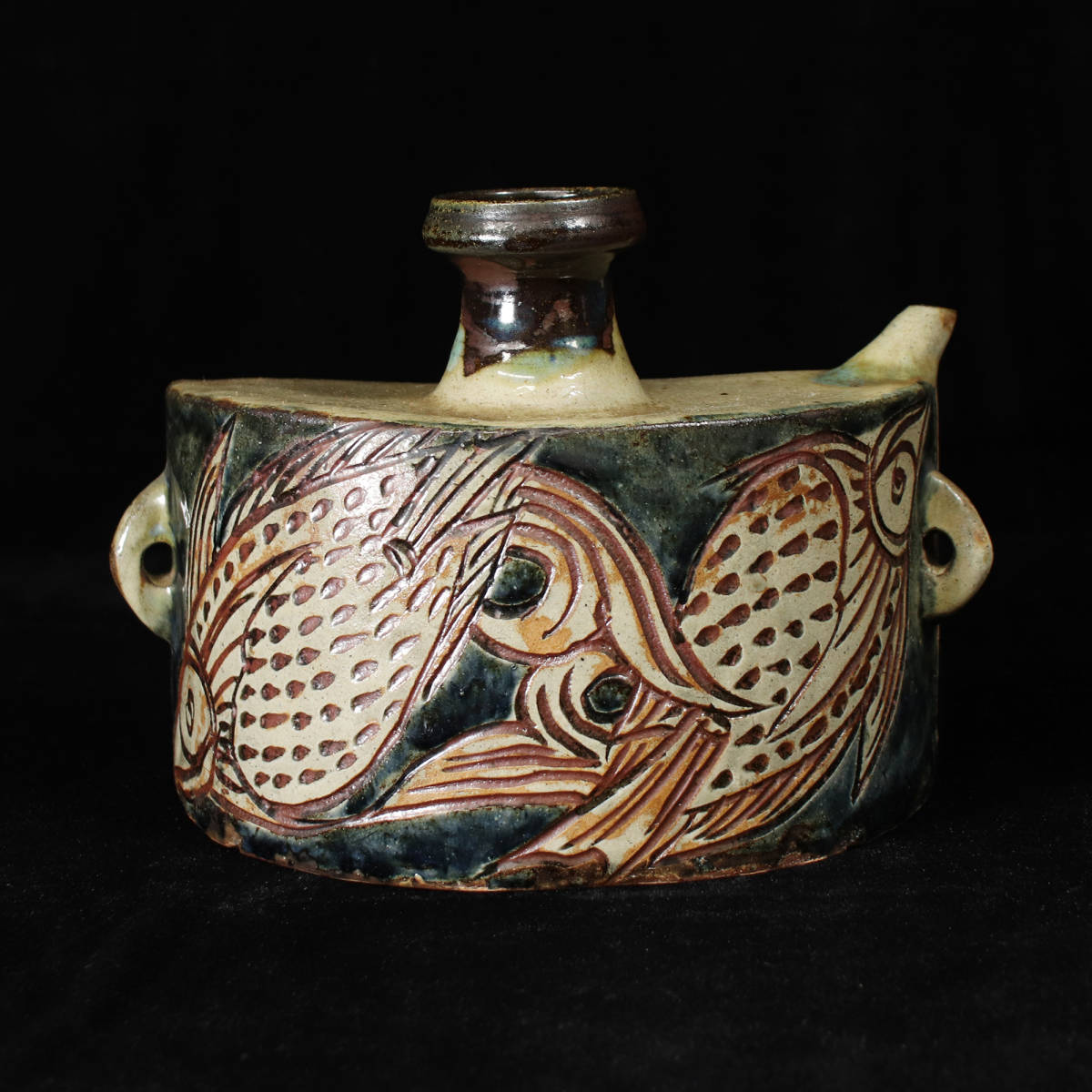 壺屋焼 人間国宝 金城次郎 作 魚文抱瓶（小） 壺屋焼 人間国宝 金城