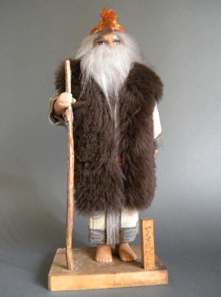 アイヌ 先住民族 カムイ イオマンテ 神 木彫 伝統衣装 古布 民族衣装