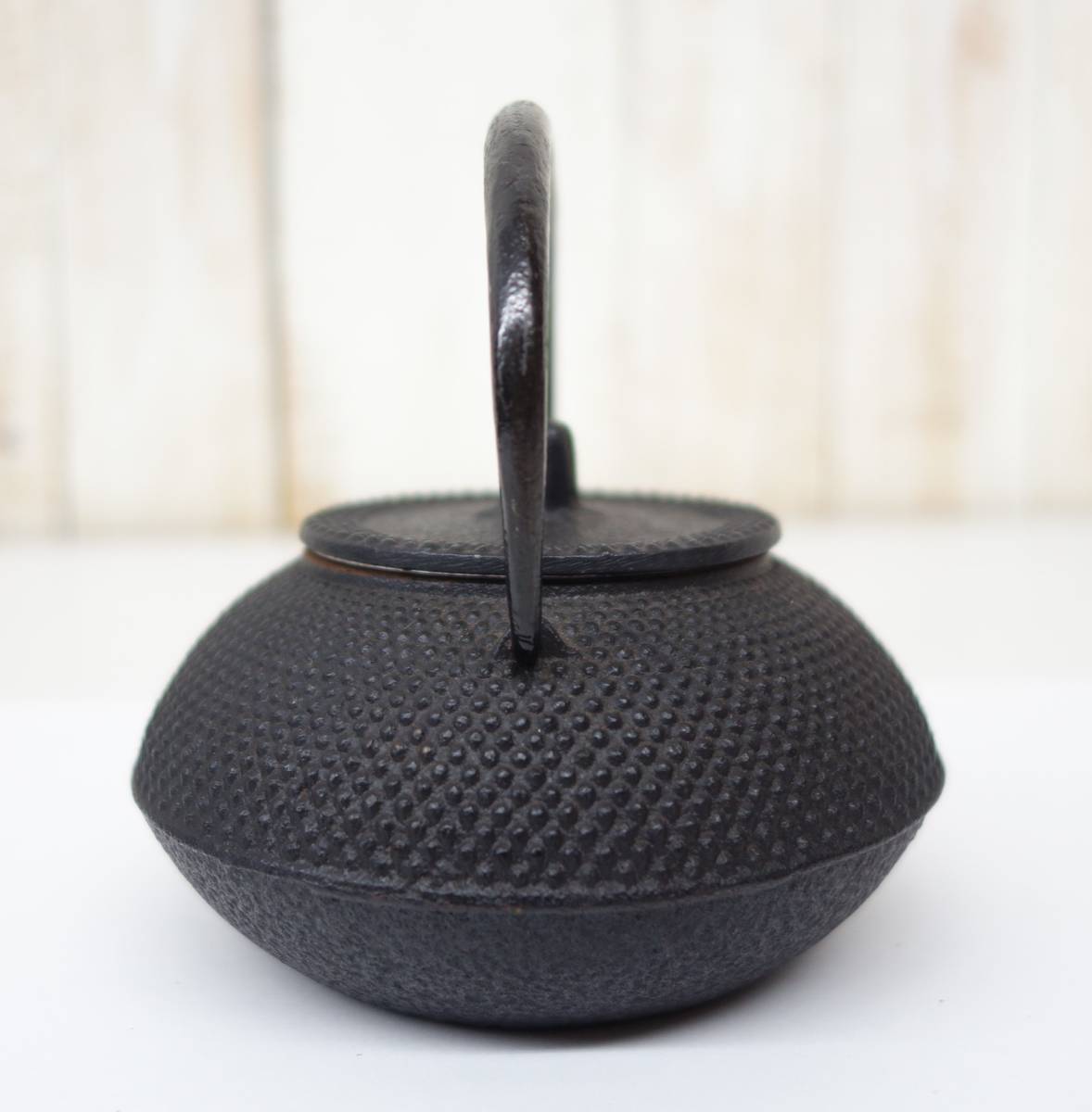 南部鉄器 伝統工芸 工芸美術 ＊鉄急須 急須 ＊あられ 霰地紋 ＊刻印