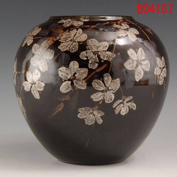 益子焼 吉川水城 黒色の花瓶 陶器製 益子焼 吉川水城 黒色の花瓶 陶器