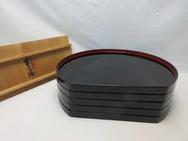 未使用 懐石道具 木製一閑塗 絵変わり 半月膳 5客揃 会席膳 宴会盆 平