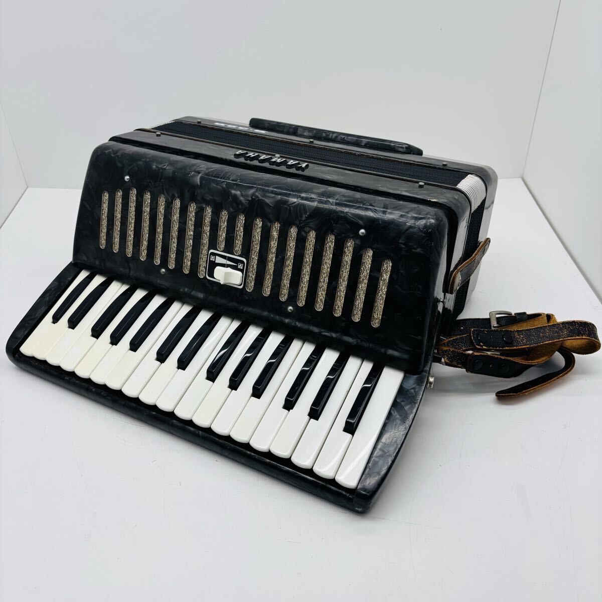希少コントラ】Yamahaバスアコーディオン B-32B 32鍵 信頼の日本製