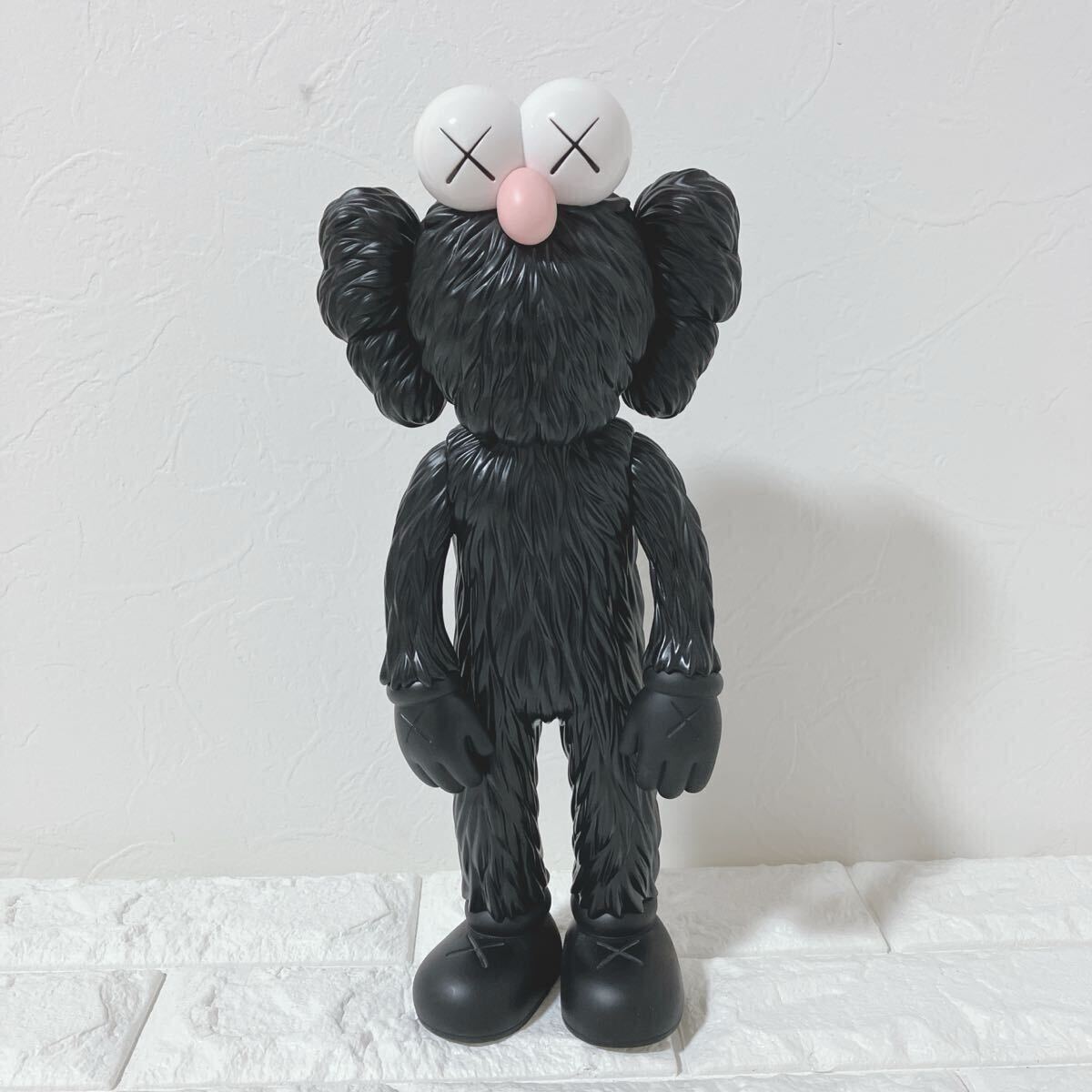 Yahoo!オークション -「kaws bff open edition」の落札相場・落札価格