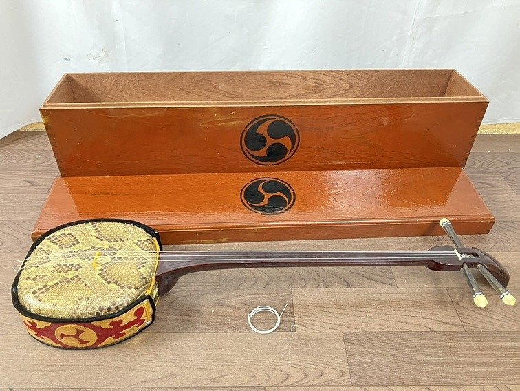 ル*ル様 ☆三線☆沖縄三味線☆本革 ヘビ革 本皮 蛇皮☆ 三線 沖縄 本革