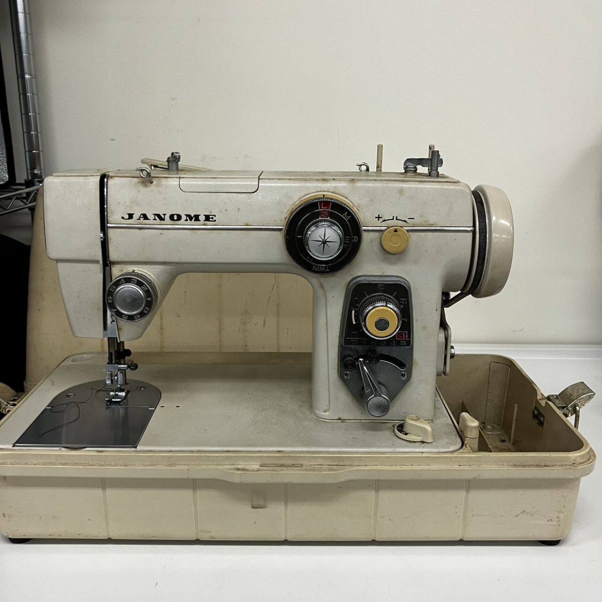 Yahoo!オークション -「ジャノメ ミシン台」の落札相場・落札価格