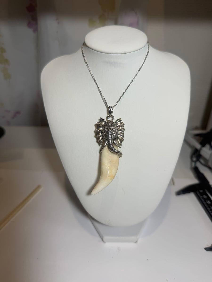 熊牙 熊歯 熊の牙 ツキノワグマ牙 ネックレス キーホルダー 送料無料