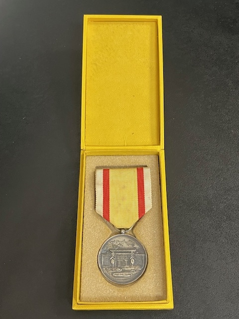 Yahoo!オークション -「建国神廟創建記念章」の落札相場・落札価格