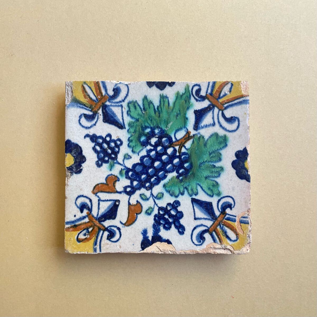 17世紀 オランダ デルフトタイル 色絵 17世紀 オランダ 厚みのある発色