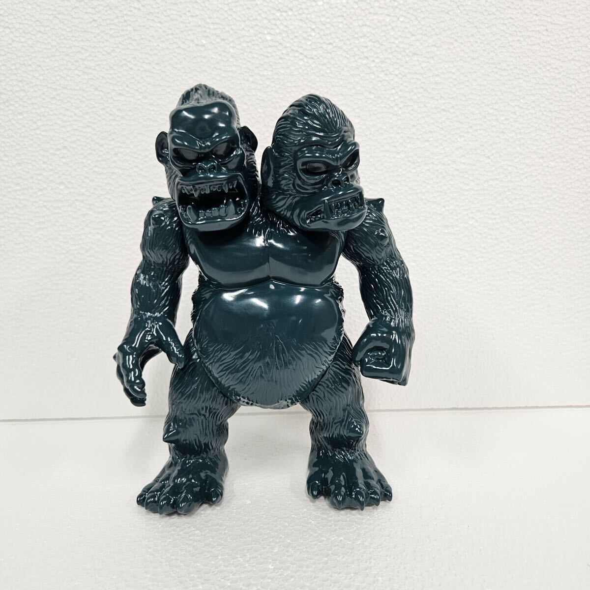 ソフビ】Sofubi HxS キングゴリラ獣 SILVER 30CM