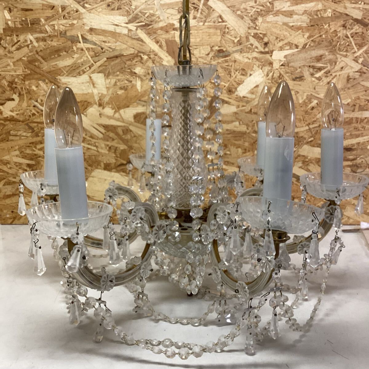 ヤマギワクリスタルビーズの6灯アンティークシャンデリア100V（H100