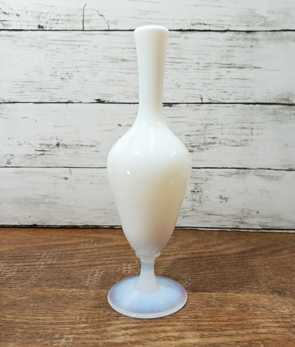 フランスアンティーク オパールセントガラスの花瓶 グラス 花入れ