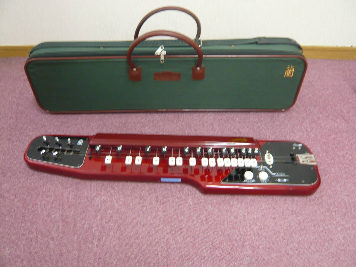 スズキ 電気大正琴 蘭 赤 ケース付き 5弦 スズキ 電気大正琴 蘭 赤