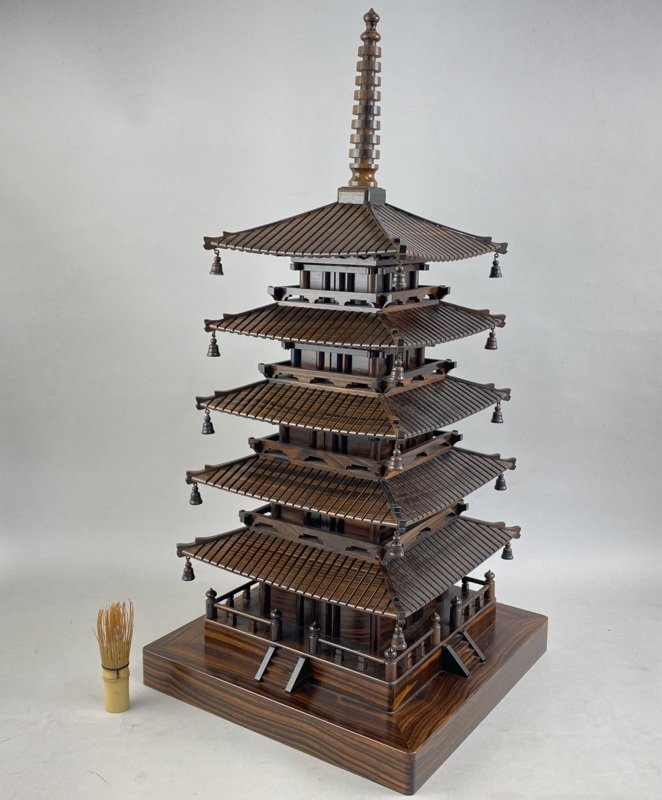 彫刻家 黄賢富 作 五重塔 総檜製 緻密彫り 木製 天然木 置物 オブジェ