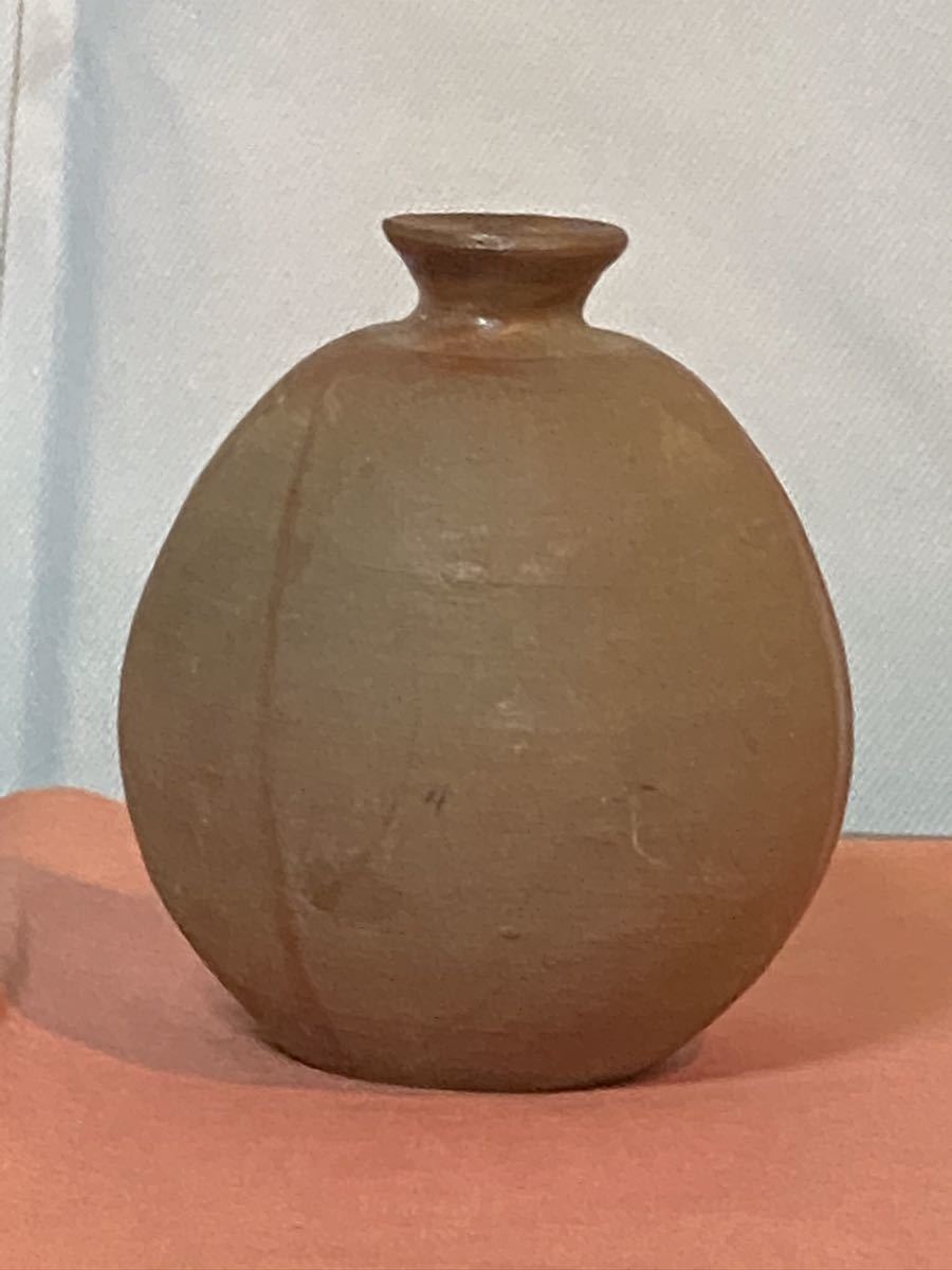 備前焼＞＜花入＞＜一輪差し＞＜緋襷景色＞(0176e)