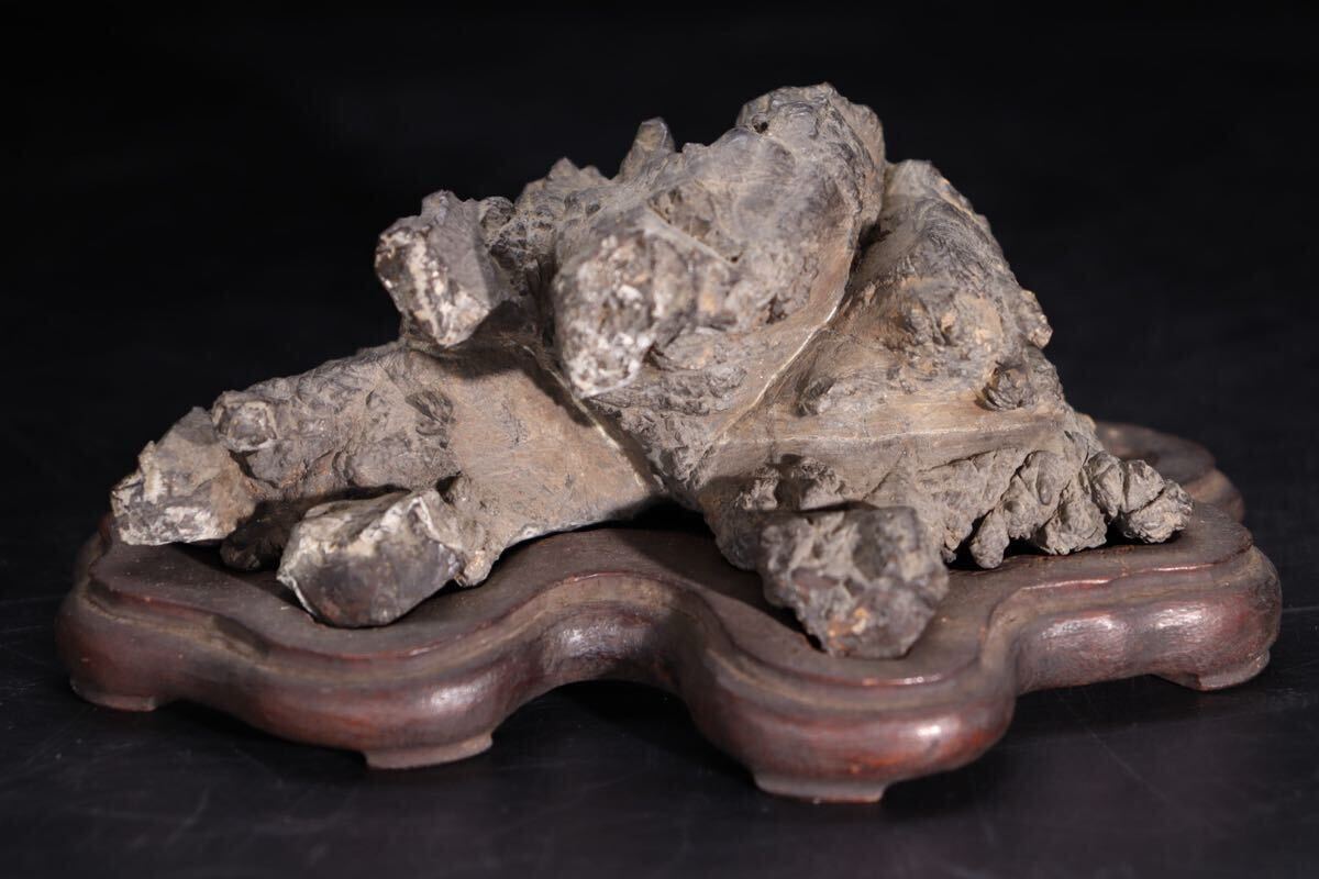 彩葉】 中国古玩 太湖石 奇形石 置物 唐木台付 鑑賞石 gE9